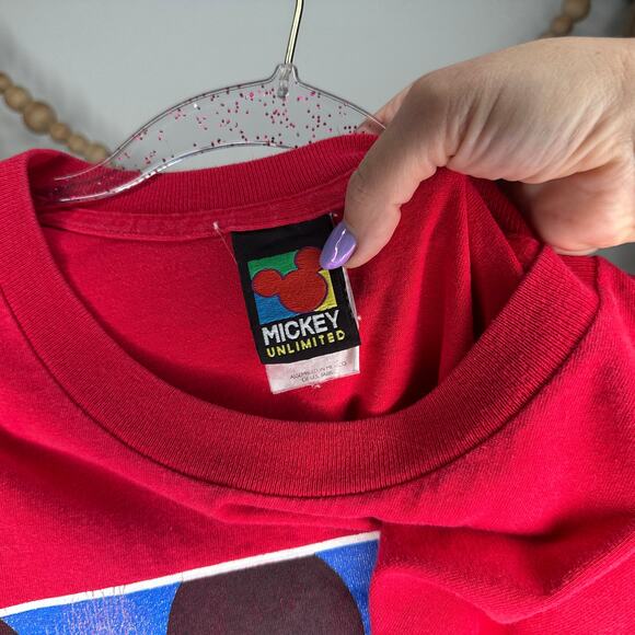 Vintage Disney Mickey Mouse Red Graphic T - Picture 4 of 5